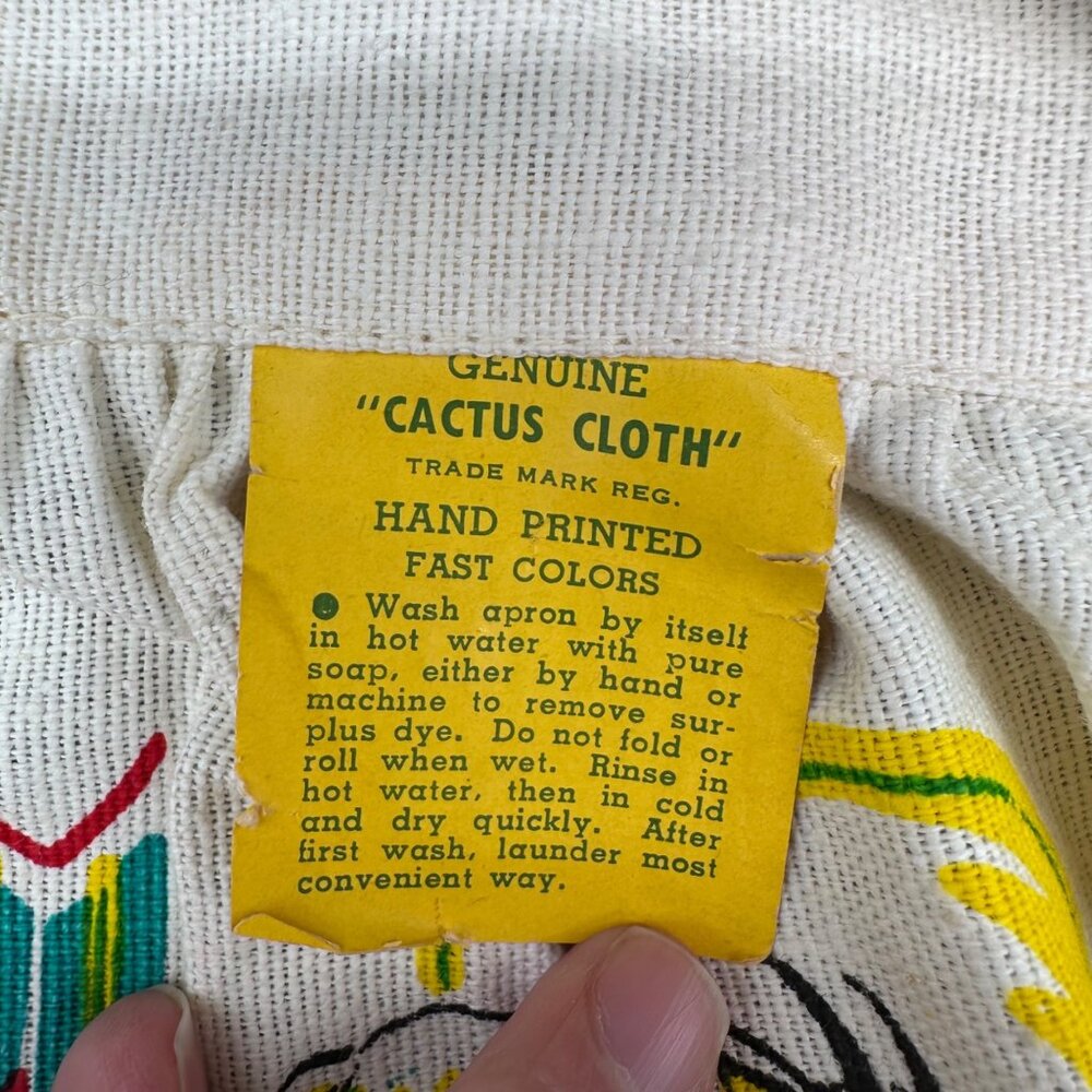 Vintage Alaska Souvenir Apron Map Cactus Cloth Mid Century Kitsch Yellow Red - Picture 5 of 9